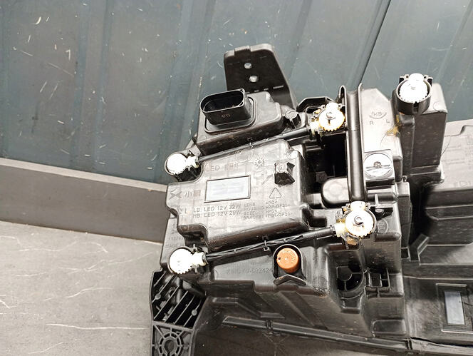 scheinwerfer_xpeng_g6_teilenummer_7210001FA1