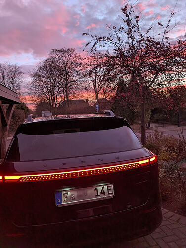 PXL_20251202_065800712~2